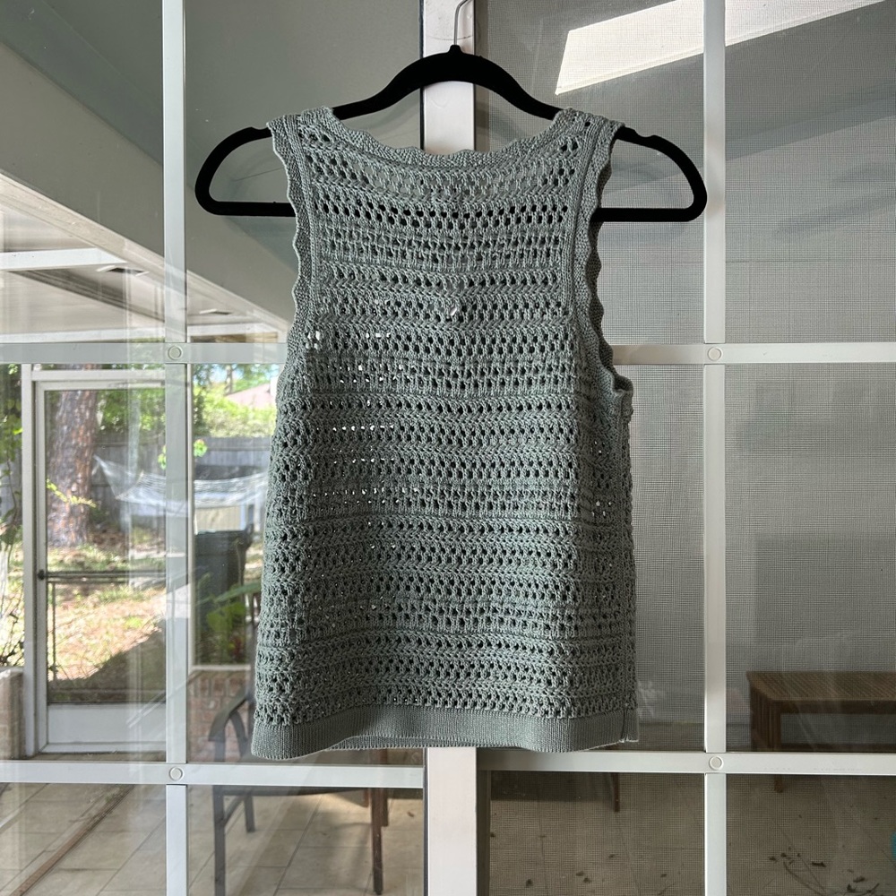 Gap sage green crochet halter tank top - Picture 4 of 6